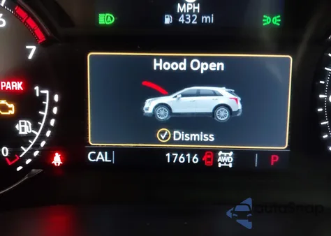 2024 Cadillac Xt5 Awd Luxury z USA, uszkodzony, nr VIN 1GYKNBR48RZ756559